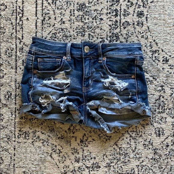 Size 2 American Eagle shorts - Picture 1 of 4